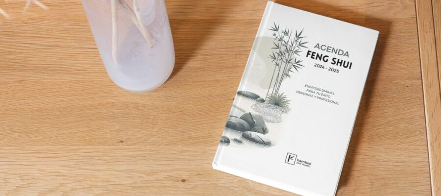 Agenda Feng Shui 2024-2025, formato año escolar. Con ella descubres las energías diarias para tu Éxito Personal y Profesional. Años Madera yang Dragón y Madera yin Serpiente.