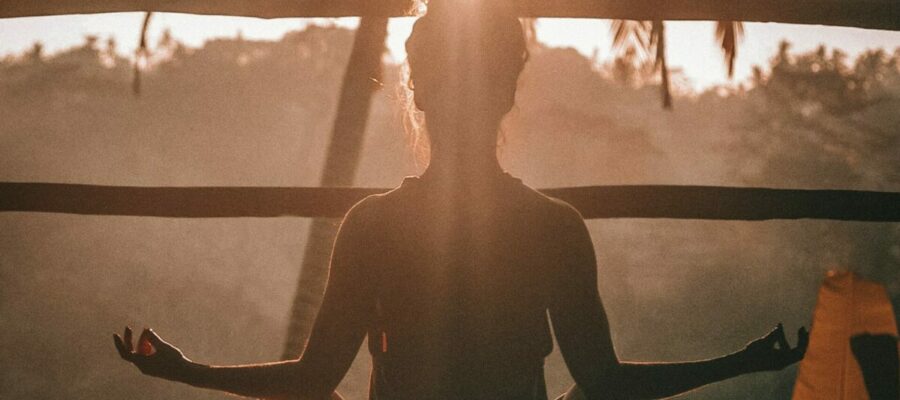 Qué es el Zen: Filosofía, Orígenes y Aplicaciones en la Vida Diaria